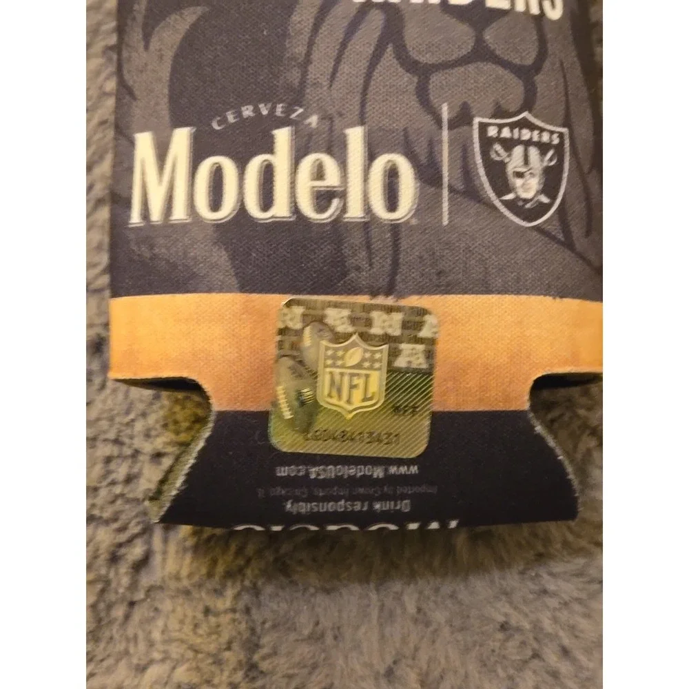 Las Vegas Raiders NFL Modelo Can Coozie Beer Soda Sleeve‎ Black Silver New Gift